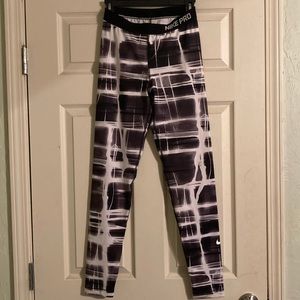 Nike pro leggings. Size large.